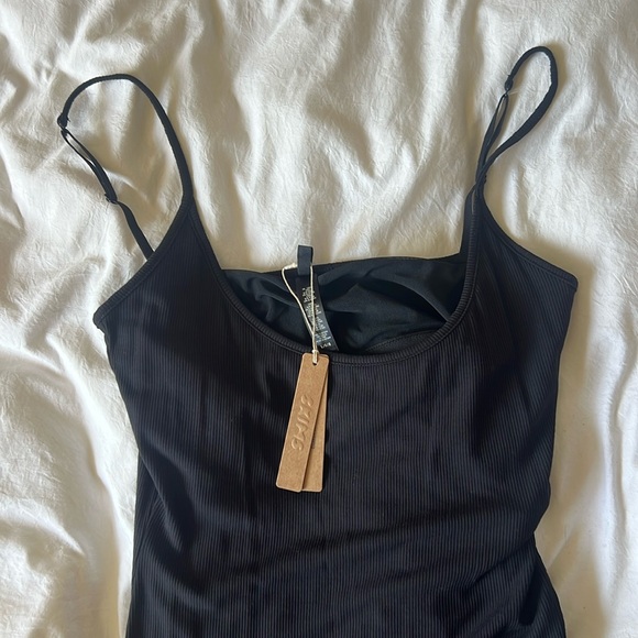 SKIMS SOFT LOUNGE CAMI SLIT LONG DRESS NWT IN ONYX L - Picture 5 of 5